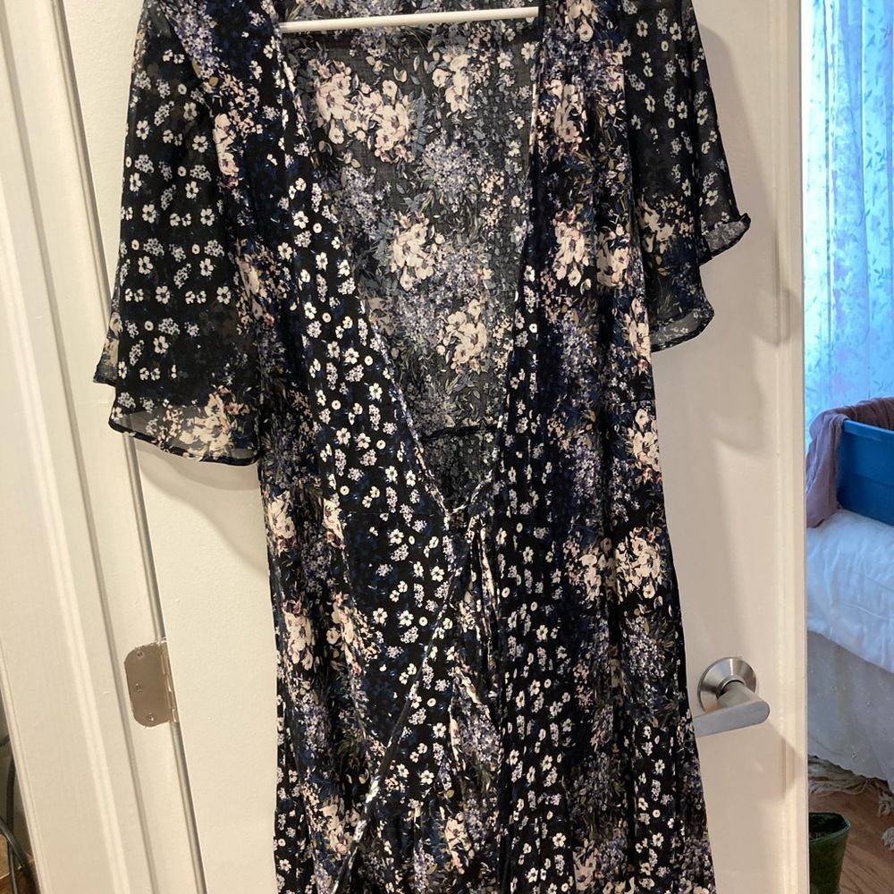 BCBG - Picture 2 of 5